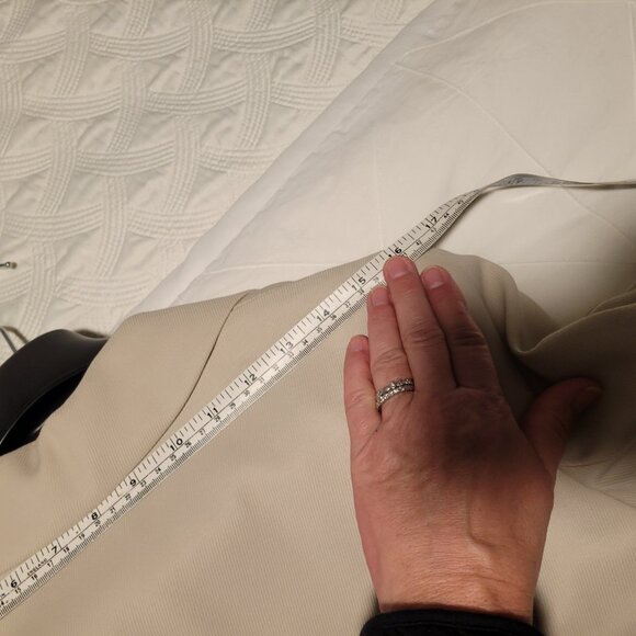 Hugo Boss Trench Coat - Picture 10 of 11